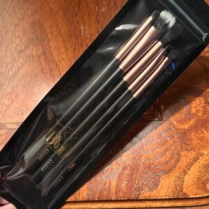 BYOD (Be Your Own Design) 5 piece brush set